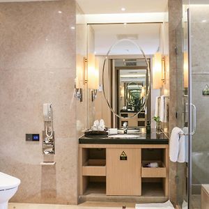 Deluxe King Room Bay View